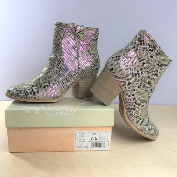 Very G Shoes - Very G Women's Cobra Metallic Snake Print Western Heel Booties Cream Size 7.5